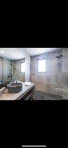 Koupelna v ubytování Villa Aegina