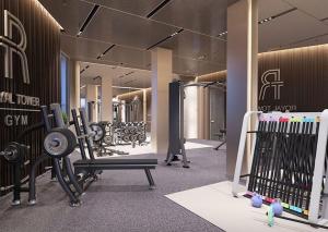 Fitness centrum a/nebo fitness zařízení v ubytování Royal Tower Luxurious Smart Residence (1)