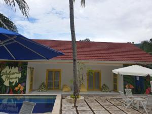 Swimming pool sa o malapit sa Nipah Villas