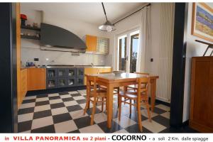 Η κουζίνα ή μικρή κουζίνα στο Villa tra gli ulivi - bellissima vista panoramica