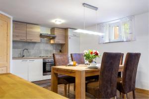Η κουζίνα ή μικρή κουζίνα στο Alpen-Hostel - Apartment Talstation mit Motorradvermietung