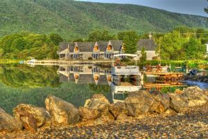 Gallery image of Keltic Quay Cottages & Bayfront Lodge in Whycocomagh