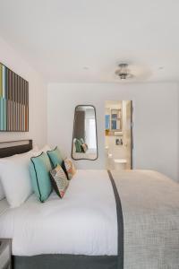 Q Square by Supercity Aparthotels客房内的一张或多张床位