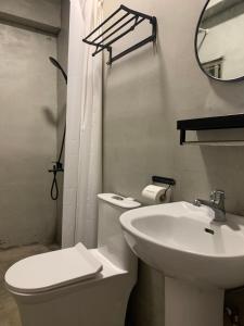 That day Hostel 那天旅宿的一间浴室