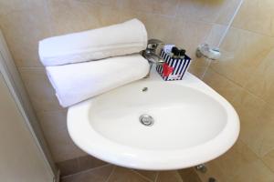 A bathroom at Mini Hotel