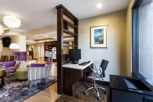 an office with a desk with a computer and chairs at La Quinta by Wyndham San Diego Mission Bay in San Diego