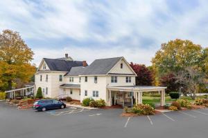 Afbeelding uit fotogalerij van Econo Lodge Sturbridge Route 20 in Sturbridge