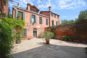 Gallery image of Zattere Cottage close to Guggenheim in Venice