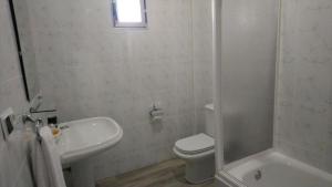 Kúpeľňa v ubytovaní Hostal "Los Chanos el Ruso"