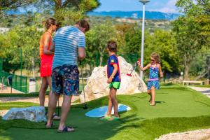 入住Mobile Homes Camping Omišalj的客人