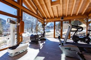 Fitness centrum a/nebo fitness zařízení v ubytování Hotel Club Le Crêt