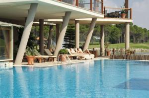 Бассейн в Sueno Hotels Golf Belek или поблизости