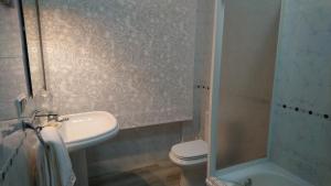 Kúpeľňa v ubytovaní Hostal "Los Chanos el Ruso"