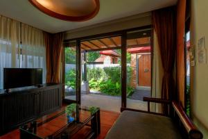 Телевизор и/или развлекательный центр в Railay Bay Resort & Spa