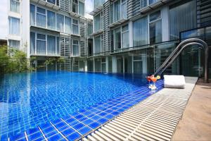 Kolam renang di atau dekat dengan GLENWOOD APARTMENT +31 gambar