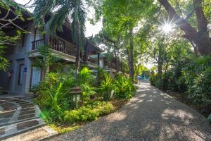 Сад в Railay Bay Resort & Spa