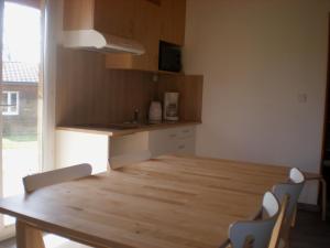 Afbeelding uit fotogalerij van Les Chalets de la Vingeanne in Longeau