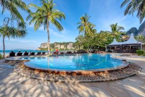 
Der Swimmingpool an oder in der Nähe von Railay Bay Resort & Spa-SHA Extra Plus
