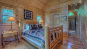 Billede fra billedgalleriet på All Decked Out i Blue Ridge + 25 billeder