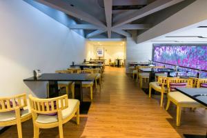 Lavande Hotels·Chengdu Shuangliu International Airport tesisinde bir restoran veya yemek mekanı