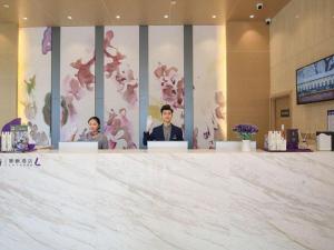 Galeriebild der Unterkunft Lavande Hotels·Foshan Bijiang Light Rail Country Garden Headquarters in Guangzhou