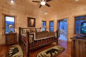 TV a/nebo společenská místnost v ubytování Mountainside Retreat + 8 fotografií