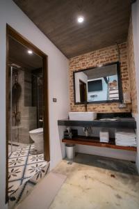 Um banheiro em QBE B&B