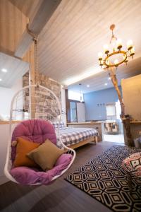 Uma área de estar em QBE B&B