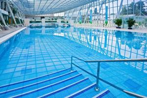 Das Gutenbrunn Thermen & Sporthotel内部或周边的泳池
