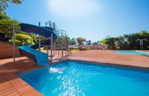 A piscina localizada em Hotel Colonial Iguaçu ou nos arredores