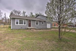 Foto da galeria de Beautiful Bartlesville Family Home with Game Room! em Bartlesville