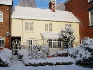 The Mews Cottage trong mùa đông
