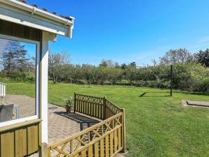 Zahrada ubytování 7 person holiday home in Hjørring-By Traum