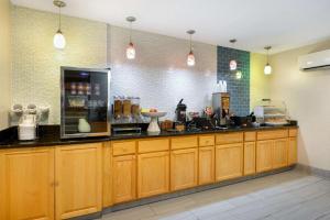 Reštaurácia alebo iné gastronomické zariadenie v ubytovaní La Quinta Inn by Wyndham North Myrtle Beach