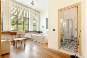 Koupelna v ubytování Cezayir Rooms + 37 fotografií