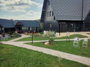 Vonkajšia záhrada v ubytovaní Plitvice Luxury Etno Garden
