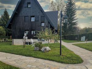 Vonkajšia záhrada v ubytovaní Plitvice Luxury Etno Garden