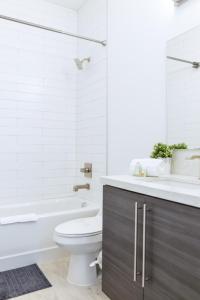 Amazing Townhouse 6 Miles From the Beach - NTH2