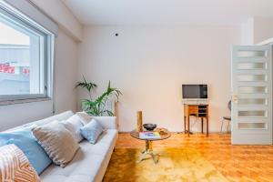 Gallery image of UNIQUE Modernist Duplex apartment & PARKING in Porto