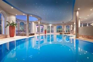 Bazén v ubytování Adler Inn Tyrol Mountain Resort SUPERIOR nebo v jeho okolí