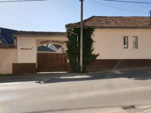 Budova, v ktorej sa penzión nachádza