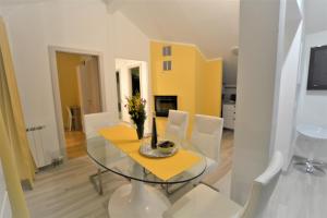 TV a/nebo společenská místnost v ubytování Villa Rosa