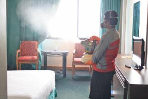 Tetamu yang menginap di Tunjungan Hotel