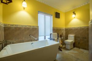 Vannituba majutusasutuses Baber Mahal Vilas - The Heritage Hotel