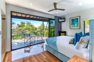 Postel nebo postele na pokoji v ubytování Pinnacle Apartments on Hamilton Island by HIHA + 37 fotografií