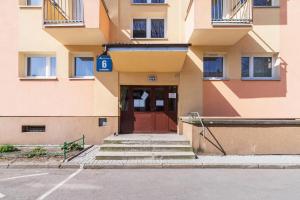 Budova, v ktorej sa apartmán nachádza