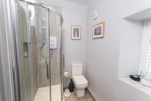 Koupelna v ubytování Host & Stay - Lavender Cottage + 18 fotografií