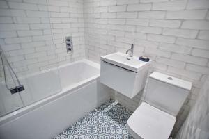 Koupelna v ubytování Host & Stay - Tithe Cottage