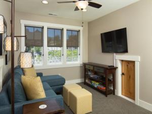 Et tv og/eller underholdning på Better Lake Than Never #72