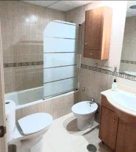 A bathroom at Apartamento Realengo Sevilla